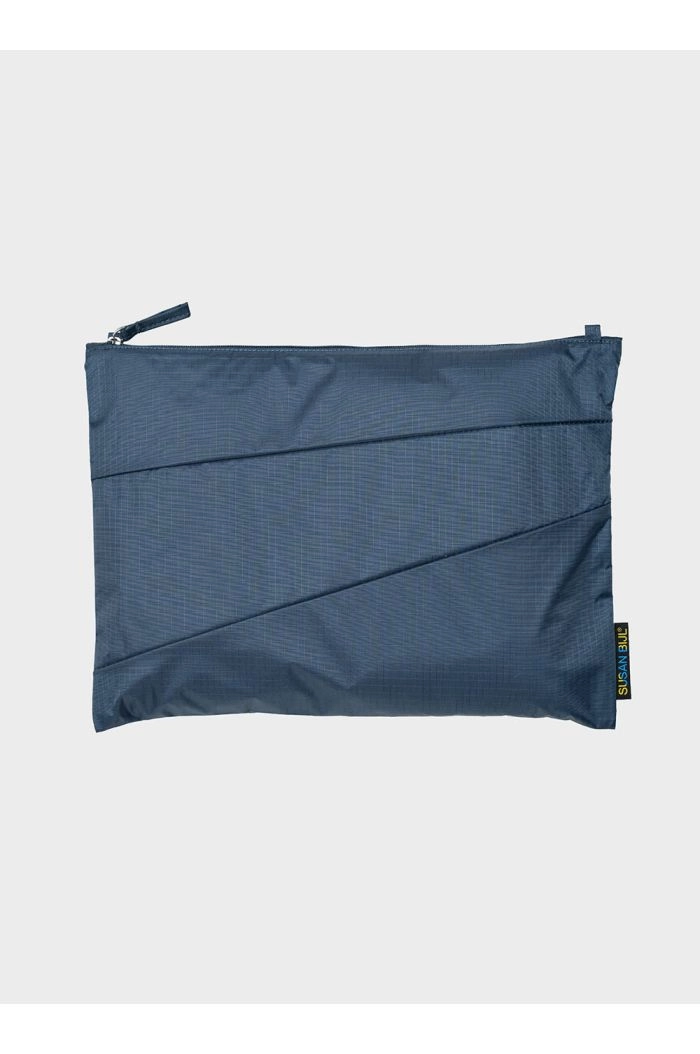Susan Bijl The New Pouch Mono Tornado_1